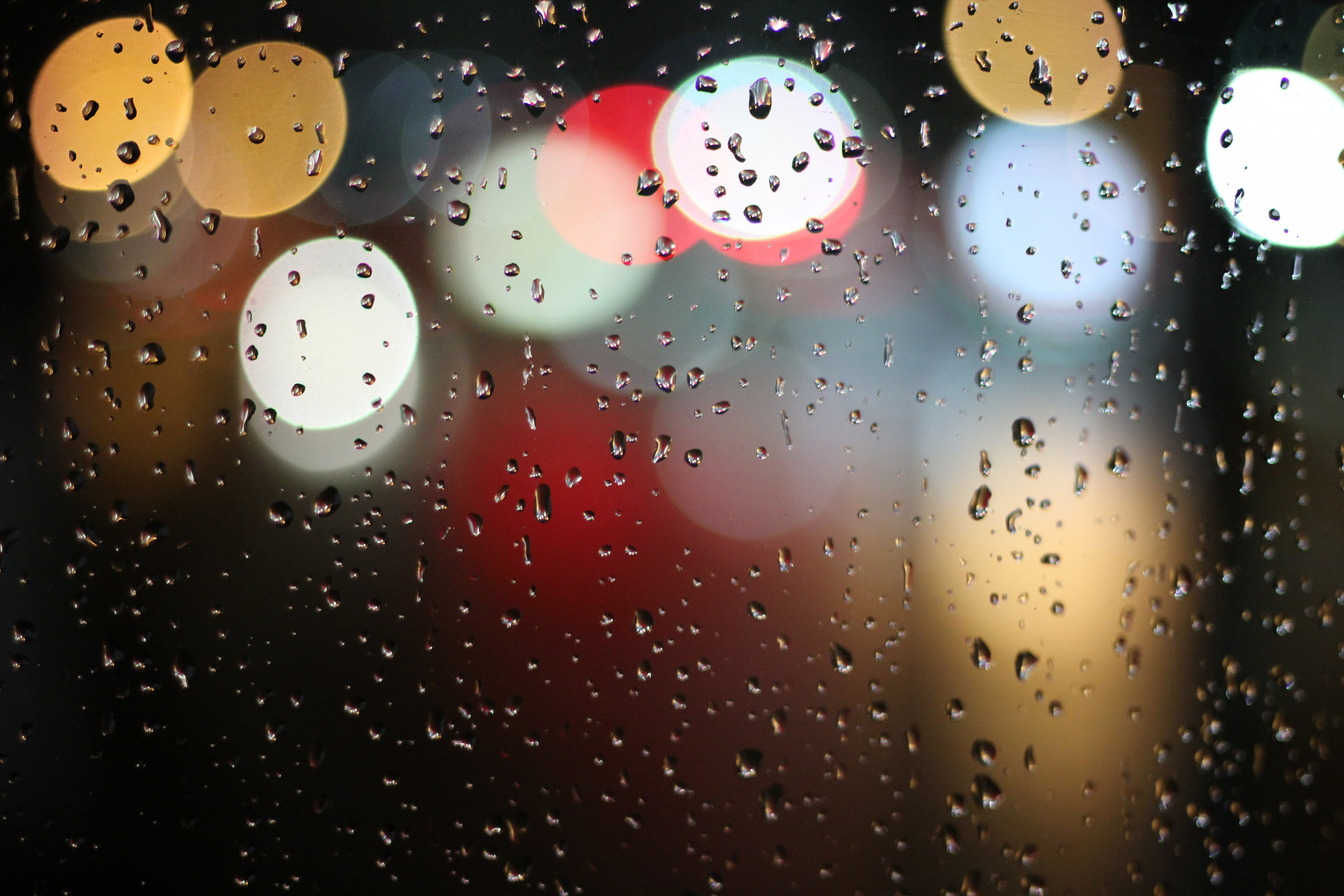 Herausforderung durch Unwetter Am Fronleichnamstag fegten heftige Unwetter über die Region, die eine Störung der Internetverbindung im Bereich Halsbach nach sich zogen. Trotz widrigster Witterungsbedingungen konnte unser Techniker zügig Abhilfe verschaffen und die Verbindung wieder herstellen. Wir entschuldigen uns für die entstandenen Ausfallszeiten.